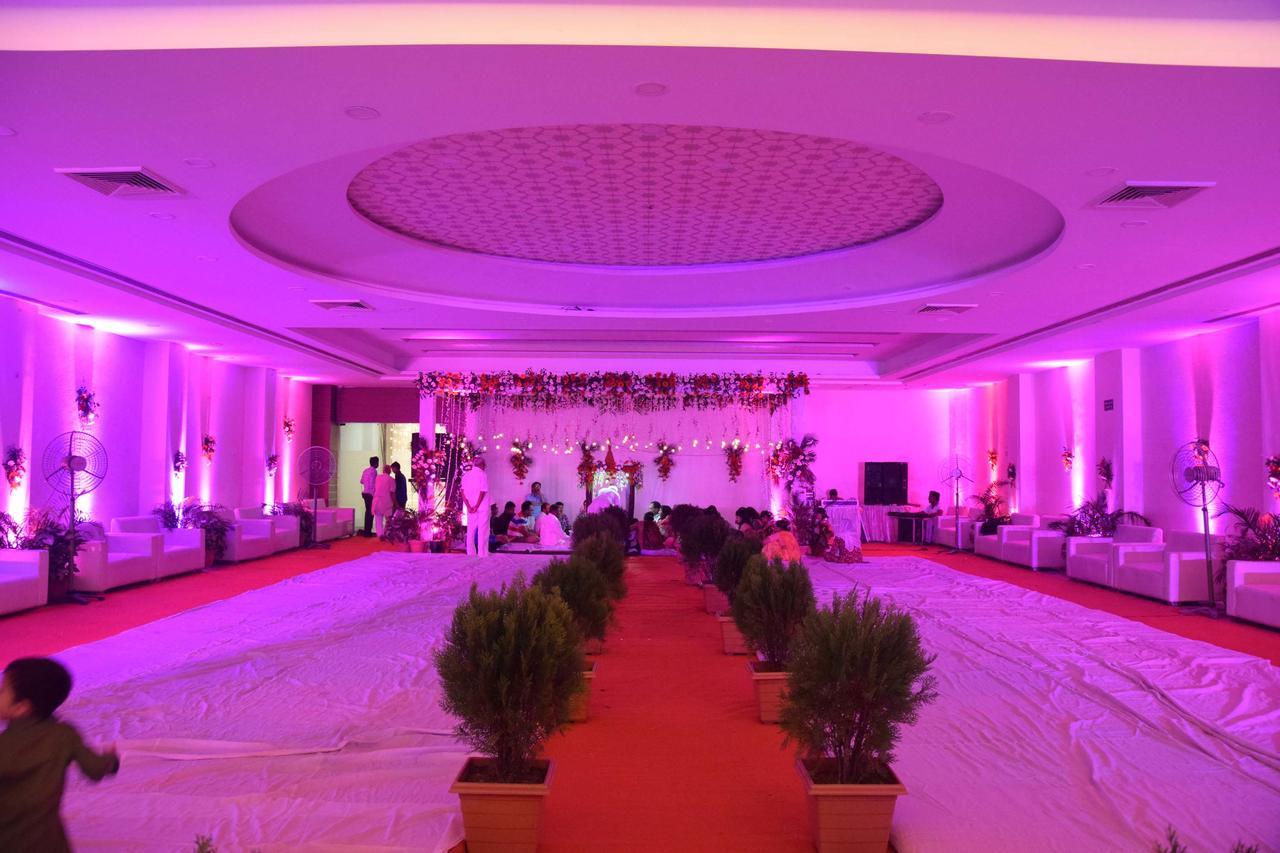 Hotel Maanya Palace Bareilly Exterior foto