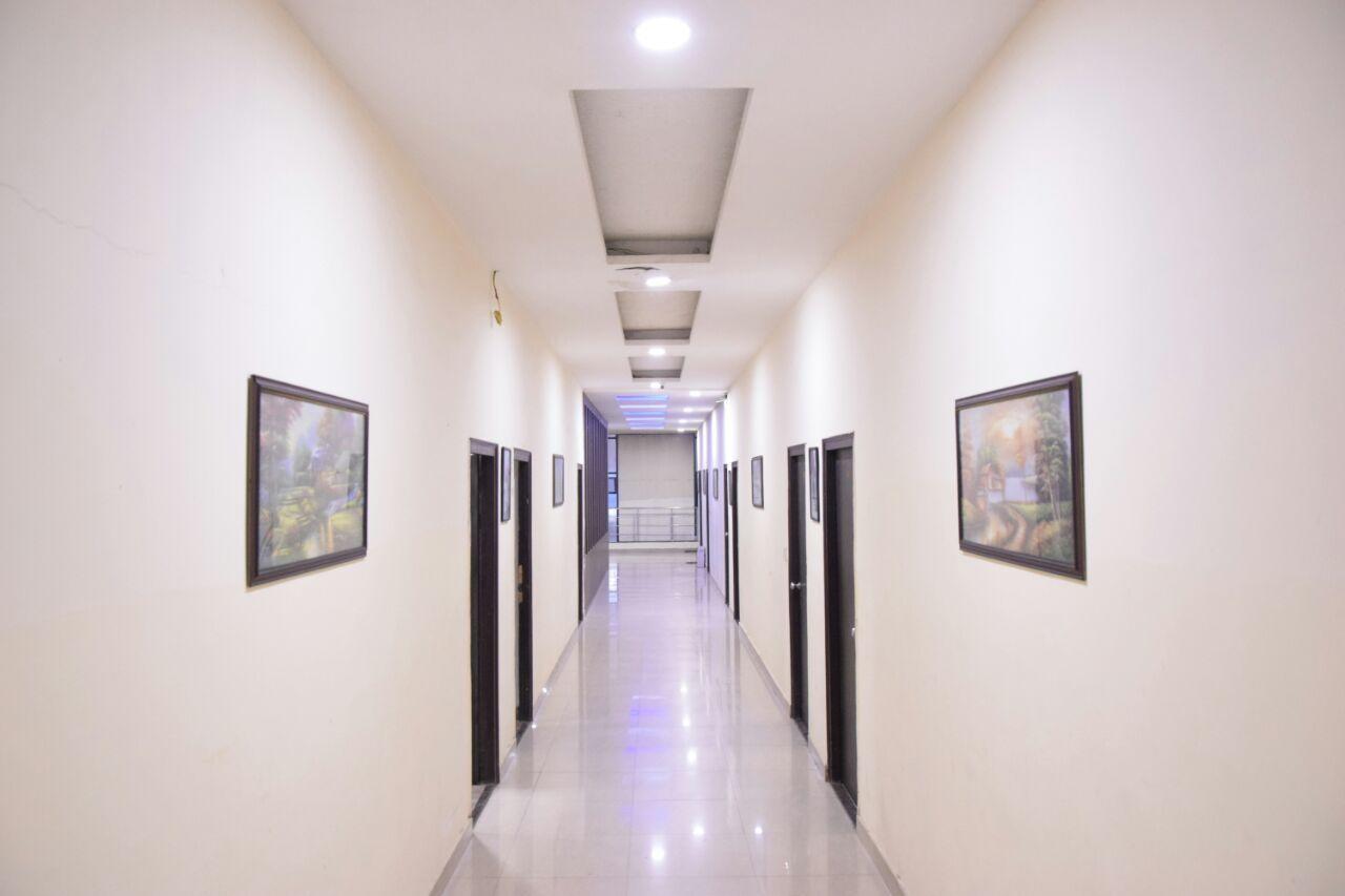 Hotel Maanya Palace Bareilly Exterior foto